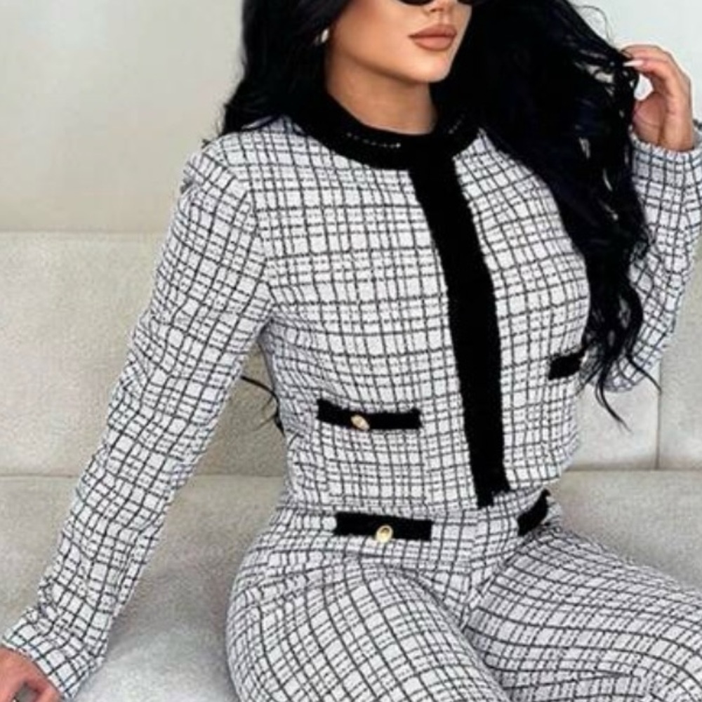 Minimalist Elegant Vintage black&white plaid Jacket! - Picture 1 of 7
